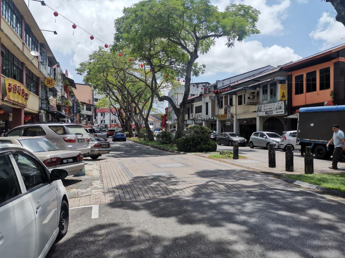 Meritin Hotel Kuching Exterior foto